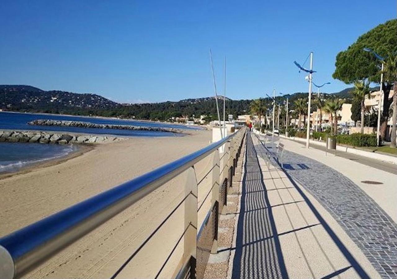 Studio 207-Les pieds dans l’eau à 30m de la plage Cavalaire-sur-Mer Exterior foto